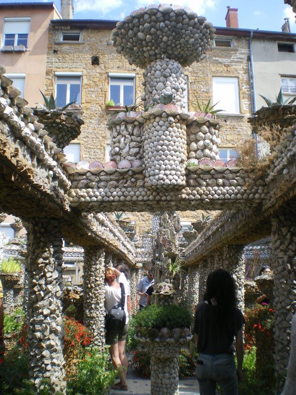 Le jardin Rosa Mir, cet �crin au milieu de la ville !